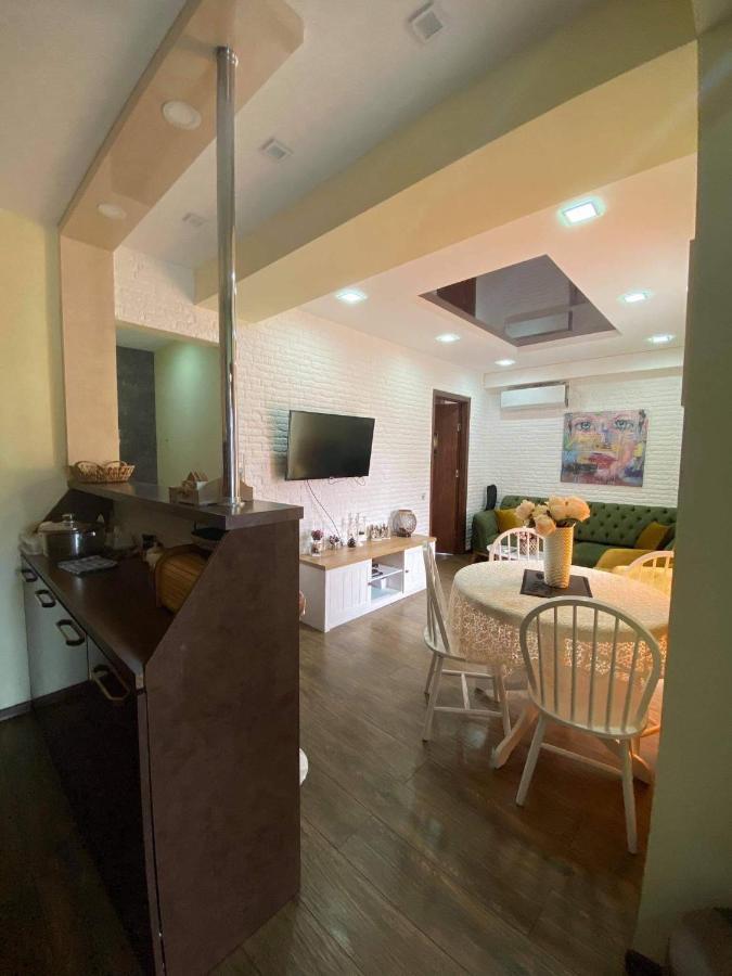 Апартаменти Apartament Victoria Тбілісі Екстер'єр фото